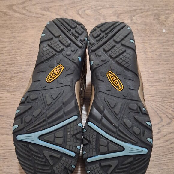 Women's Hiking Boots - Picture 2 of 2